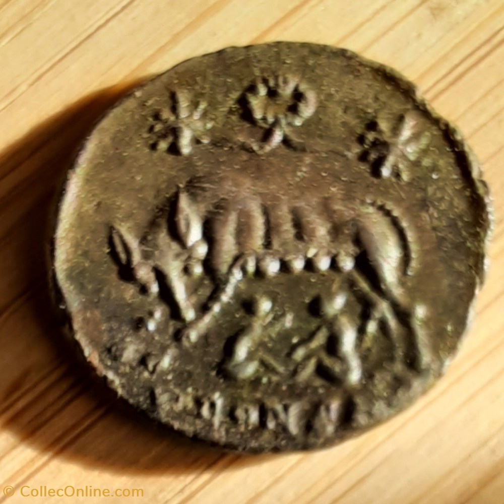 Rome A/Buste de Rome casque R/Louve D18 P 2.60g RIC(R3) C18 monnaie antique av jc ap romaine republicaine imperiale rome a buste de rome casque r louve d18 p 2 60g ric r3 c18