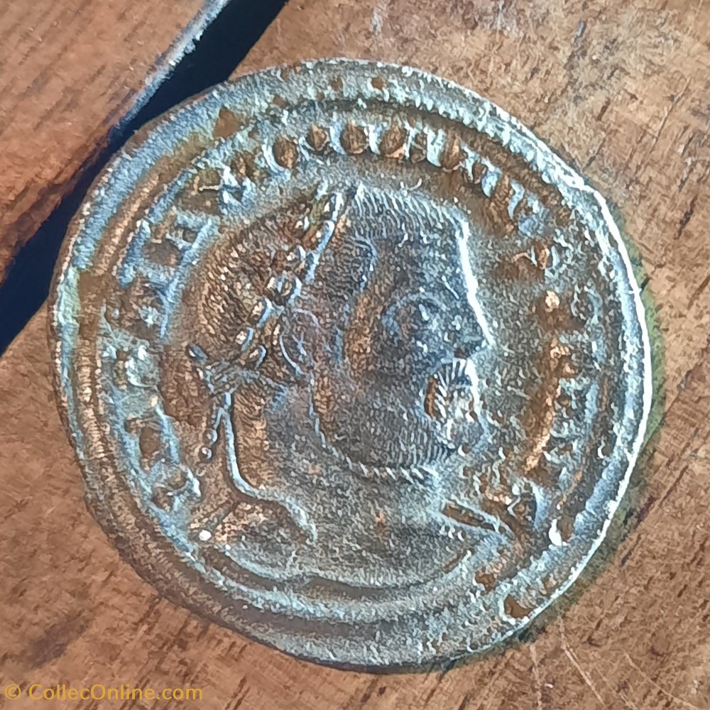 Galere A/Tete lauree a d R/Genie debout de face + 308+309 D 27.5 P 6.61g RCV 14505 C 133 RIC 207a monnaie antique av jc ap romaine republicaine imperiale galere a tete lauree a d r genie debout de face 308 309 d 27 5 p 6 61g rcv 14505 c 133 ric 207a