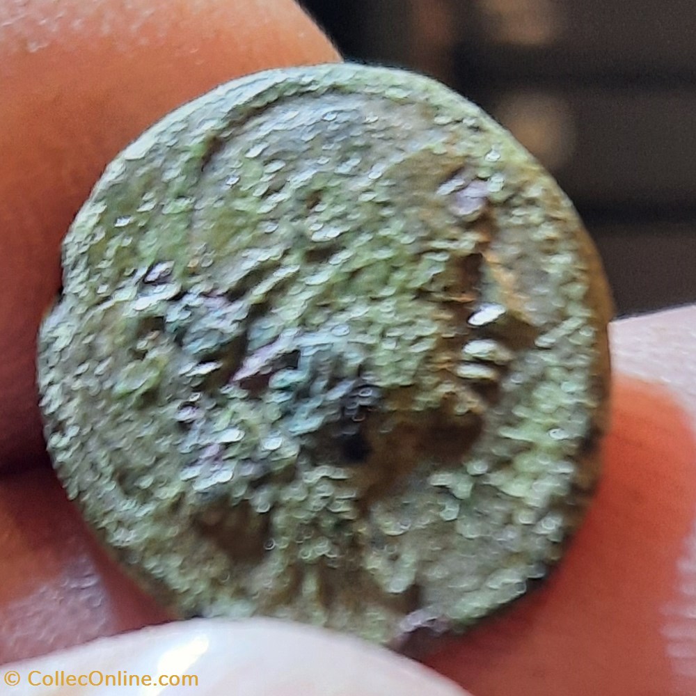 Nimes PB A/Tete casquee a d R/ Sante debout a g ,serpents D16 P2.84g Feugere NIM2735 monnaies antiquite av jc ap gauloises nimes pb a tete casquee a d r sante debout a g serpents d16 p2 84g feugere nim2735