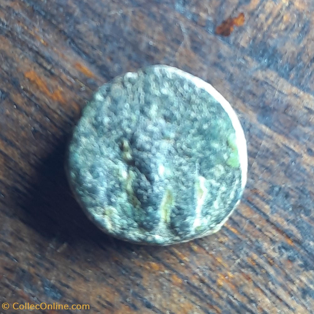 monnaie antique av jc ap gauloise antibes a tete couronnee a d r victoire couronnant un trophee 44 27 d13 5 p2 11g feugere ant17