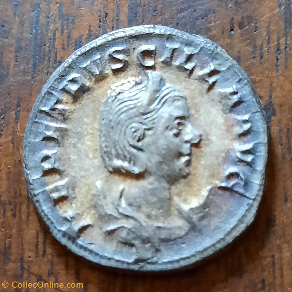 Etruscille A/Buste diademe a d R/La Pudeur assise a g +250 D22.1 P3.25 RCV9495 C19 RIC59b monnaie antique av jc ap romaine republicaine imperiale etruscille a buste diademe a d r la pudeur assise a g 250 d22 1 p3 25 rcv9495 c19 ric59b