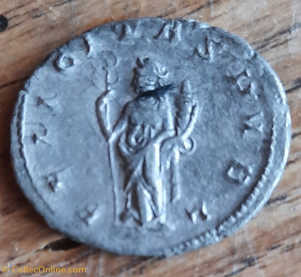 Volusien A/Tete radiee a d R/ Felicite debout de face D22.6 P3.46g RIC 205 RCV 9746 monnaie antiquite av jc ap romaine republicaine imperiale volusien a tete radiee a d r felicite debout de face d22 6 p3 46g ric 205 rcv 9746