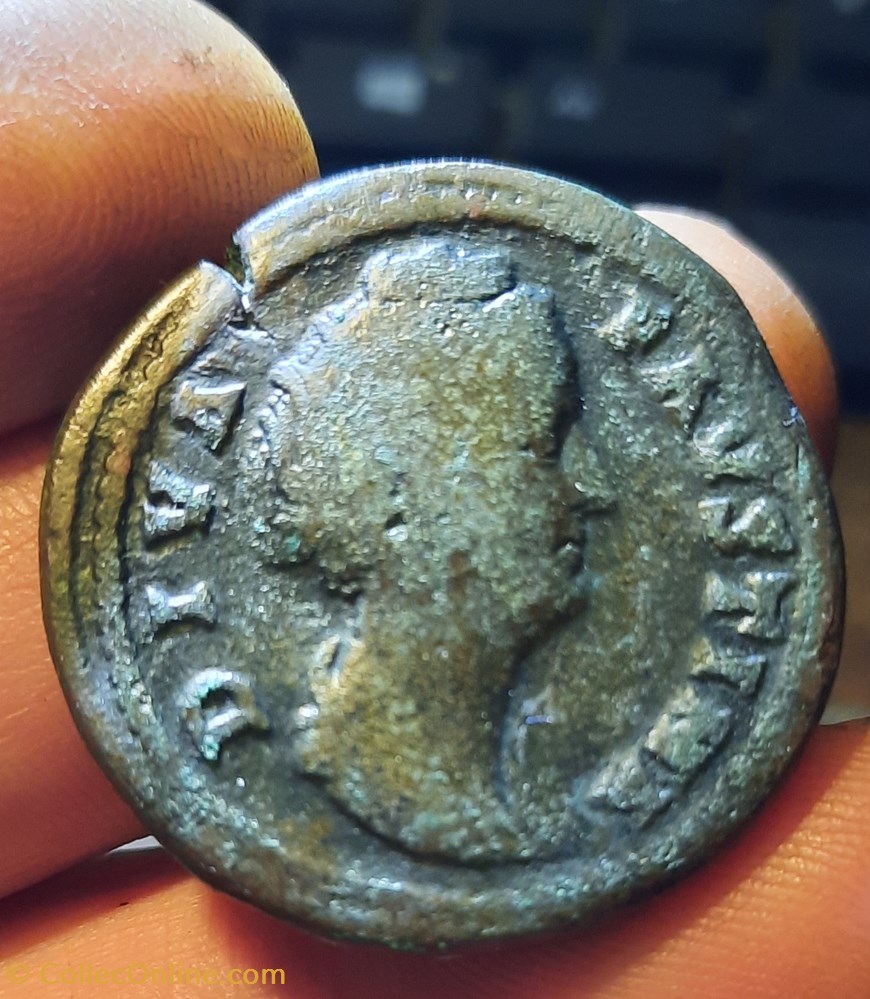 Faustine 1 A/Tete a d R/ Vesta debout a g D31.3P 27.10g C113 RIC1125 RCV 4618 monnaies antiques romaines imperiales republicaines faustine 1 a tete a d r vesta debout a g d31 3p 27 10g c113 ric1125 rcv 4618