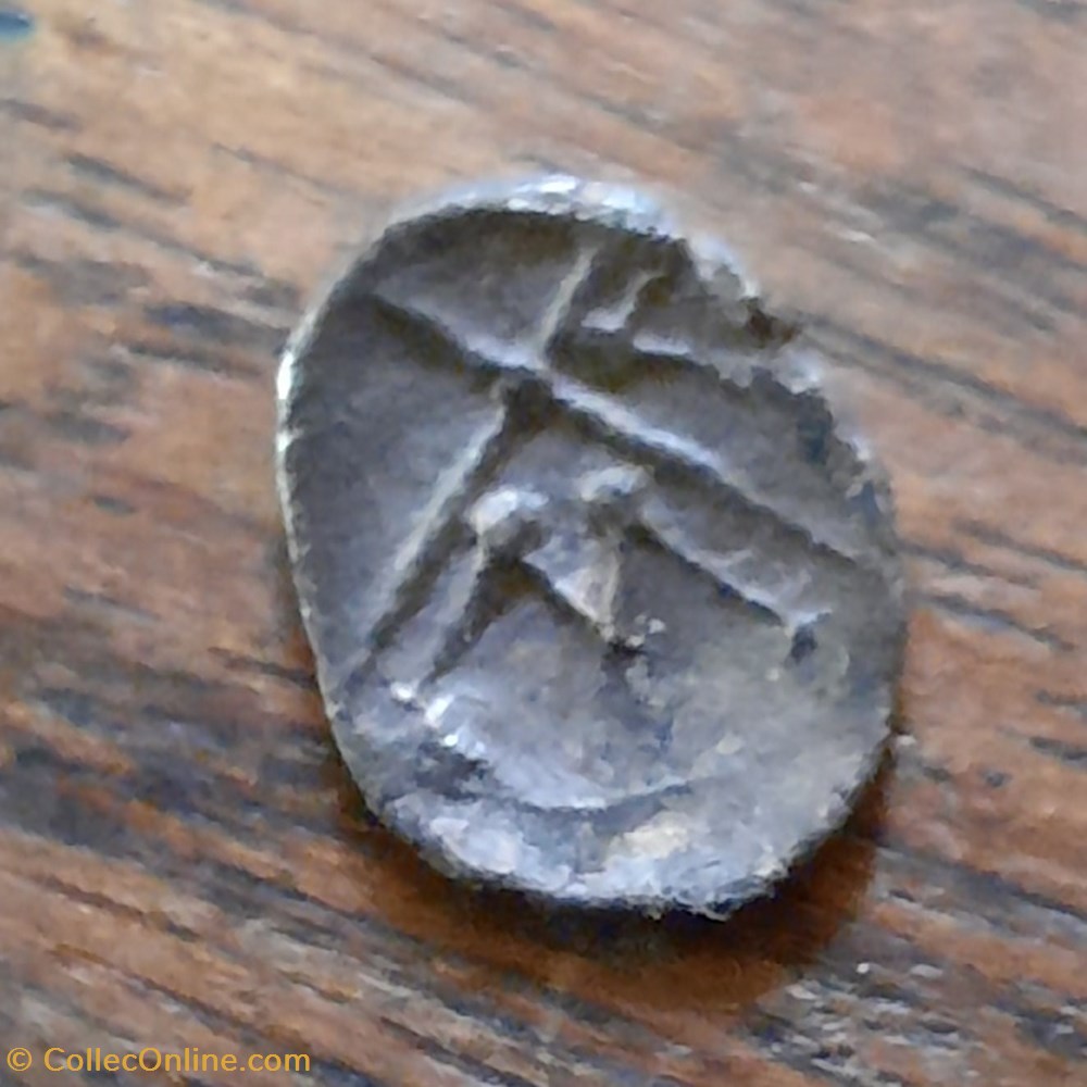 Marseille Imitation Salyens A /Tete floue , scyphate R / Roue M A -75-25 D10 P 0.42 Feugere OBP3 monnaie antique av jc ap gauloise marseille imitation salyens a tete floue scyphate r roue m a 75 25 d10 p 0 42 feugere obp3