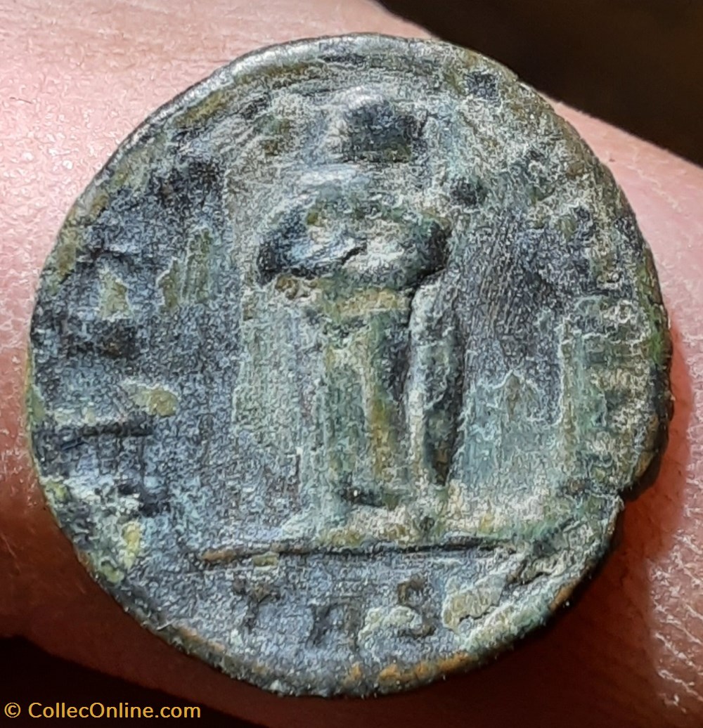 Theodora A / Buste laure a d R / Piete debout a d +337+340 D15.1 P1.55g C3 RIC48 RCV3910 monnaies antiquite av jc ap romaines republicaines imperiales theodora a buste laure a d r piete debout a d 337 340 d15 1 p1 55g c3 ric48 rcv3910