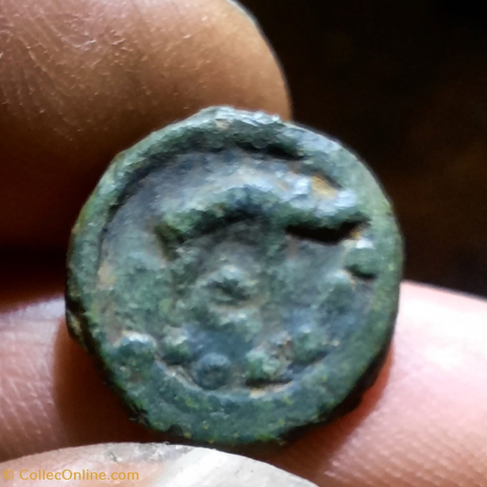 Suessions A / Tete stylisee a d R / Sanglier,enseigne,torque -60-30 D17.5 P3.04g LT7905 monnaies antiquite av jc ap celtes suessions a tete stylisee a d r sanglier enseigne torque 60 30 d17 5 p3 04g lt7905