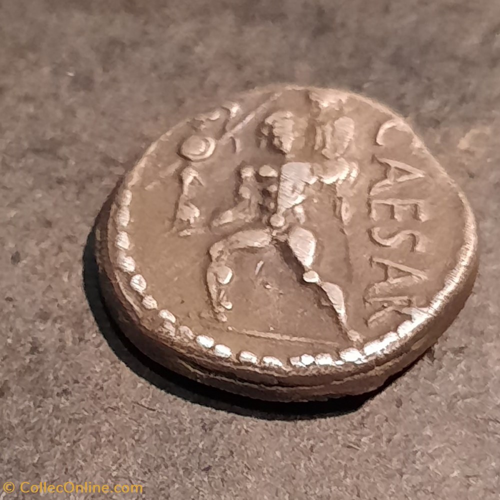 Jules Cesar A/Tete de Venus a d R/Enee nue a g et Anchise -47-46 D16.1 P 3.40g RCV 1402 C12 monnaie antique av jc ap romaine republicaine imperiale jules cesar a tete de venus a d r enee nue a g et anchise 47 46 d16 1 p 3 40g rcv 1402 c12