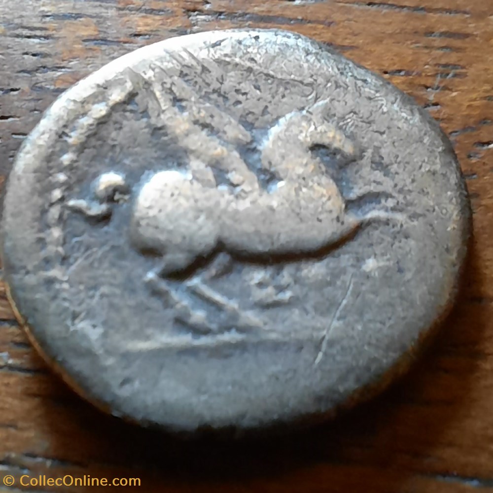 Titia A/Buste de la victoire a d R/Pegasse a d D13.6 P1.91g RCV 240 monnaie antique av jc ap romaine republicaine imperiale titia a buste de la victoire a d r pegasse a d d13 6 p1 91g rcv 240