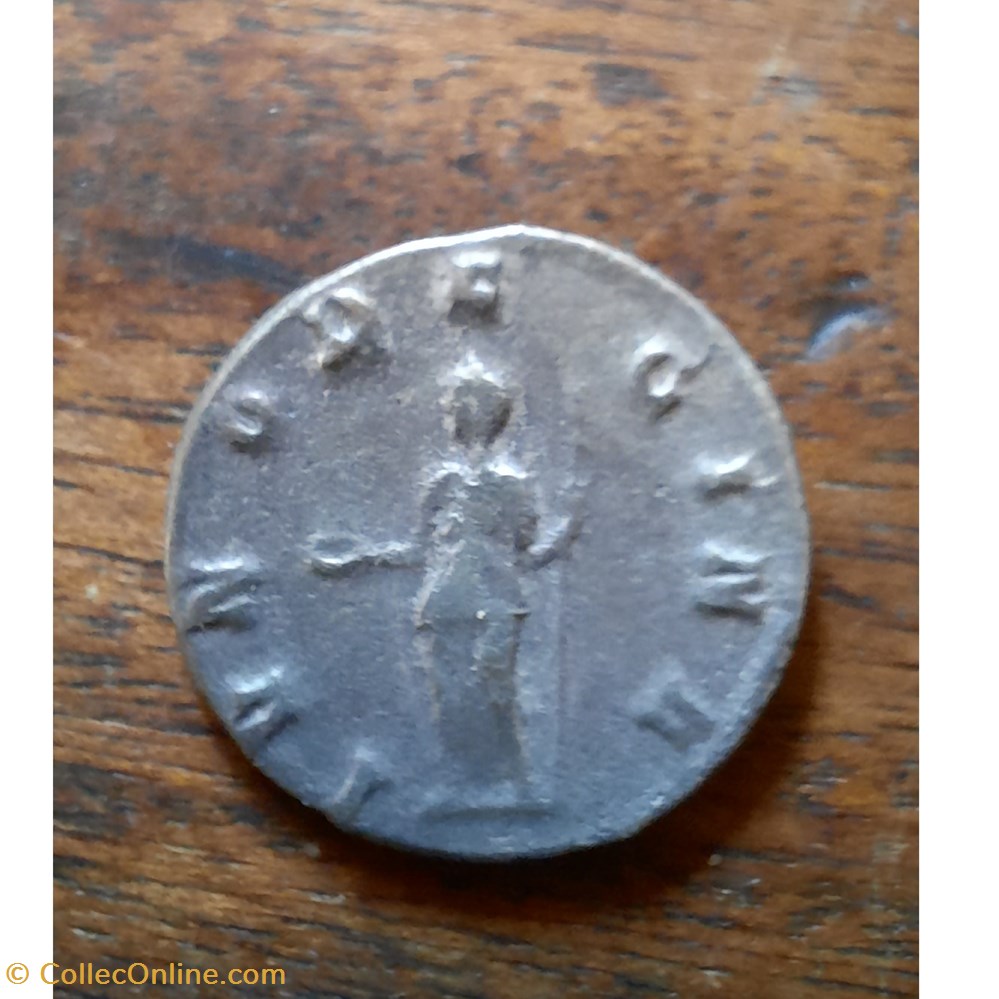 Salonine A/Buste diademe a d R/Junon debout a g D20.6 P 3.62g RIC 29 C 60 monnaie antique av jc ap romaine republicaine imperiale salonine a buste diademe a d r junon debout a g d20 6 p 3 62g ric 29 c 60