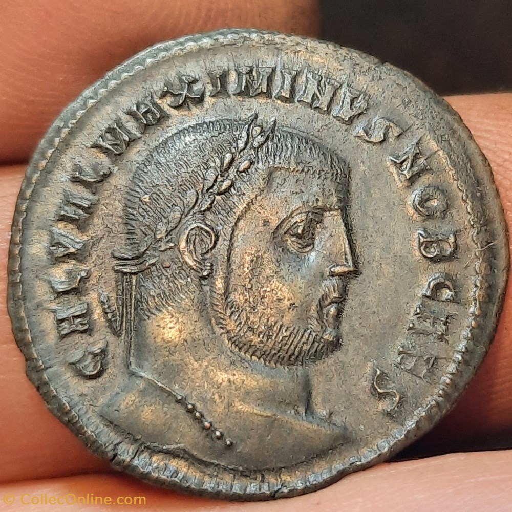 Maximin ii Daia A/ Buste laure a d R/Genie debout a g D26.7 P5.24g ric 66A monnaies antiquite av jc ap romaines republicaines imperiales maximin ii daia a buste laure a d r genie debout a g d26 7 p5 24g ric 66a
