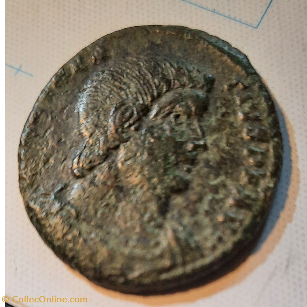 Magnence A/ Tete nue a d R / Chrisme D27 P 9.39g RC 4017 C30 RIC 34 monnaie antique av jc ap romaine republicaine imperiale magnence a tete nue a d r chrisme d27 p 9 39g rc 4017 c30 ric 34