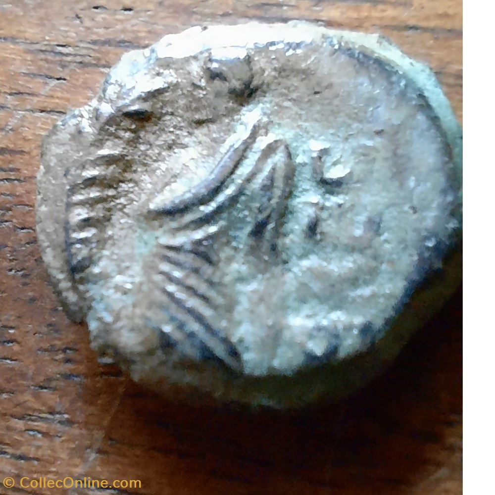 Nimes PB A/Tete feminine a d R/Personnage debout a g ,palme -60-40 D15.1 P2.09g FeugereVLC2677 monnaie antique av jc ap gauloise nimes pb a tete feminine a d r personnage debout a g palme 60 40 d15 1 p2 09g feugerevlc2677