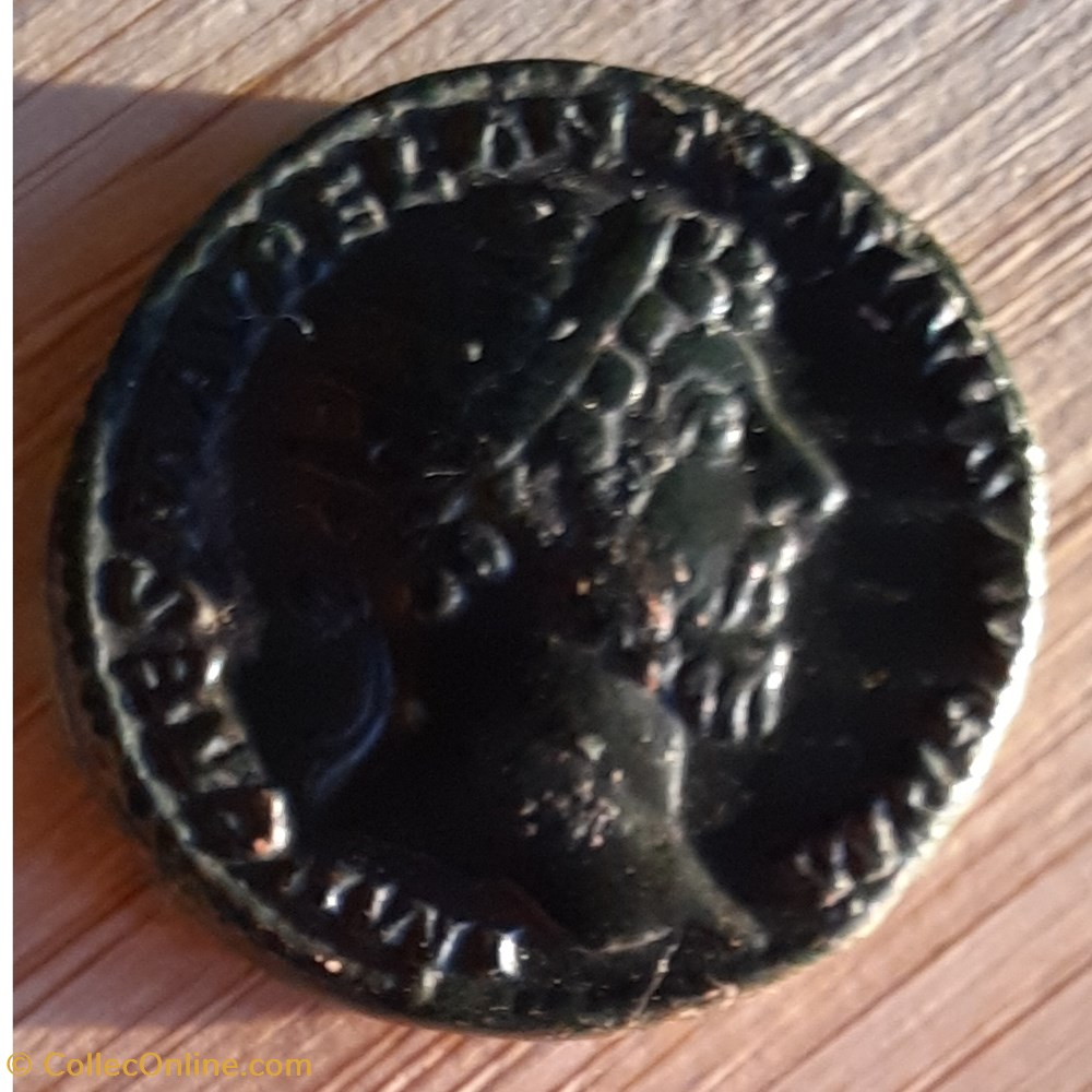 Marc Aurele A/Tete radiee a d R / La Sante debout a g D24.9 P 10.92g RIC846 C 558 monnaie antique av jc ap romaine republicaine imperiale marc aurele a tete radiee a d r la sante debout a g d24 9 p 10 92g ric846 c 558