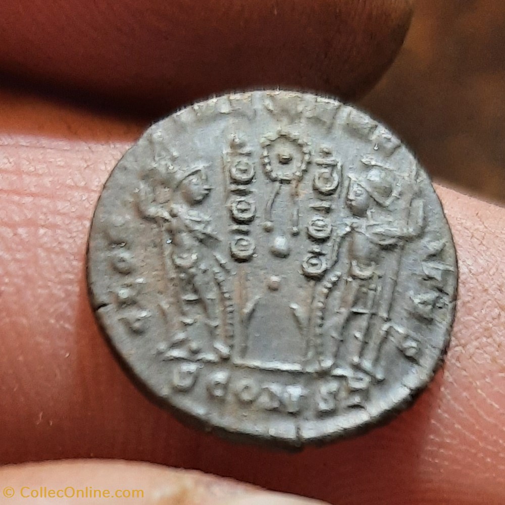 Constantin 1° A/Tete diademee a d R/ Soldats et couronne D16.2 P2.53g NBD24574 NBD94371 monnaies antiquite av jc ap romaines republicaines imperiales constantin 1 a tete diademee a d r soldats et couronne d16 2 p2 53g nbd24574 nbd94371