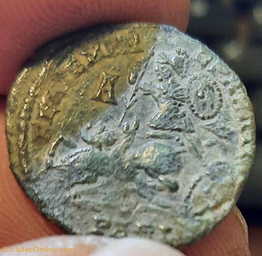 Constance 2 A / Tete diademee ad R/ Cavalier et soldat D22.6 P4.09g RIC120 C45 monnaies antiquite jc ap romaines republicaines imperiales constance 2 a tete diademee ad r cavalier et soldat d22 6 p4 09g ric120 c45