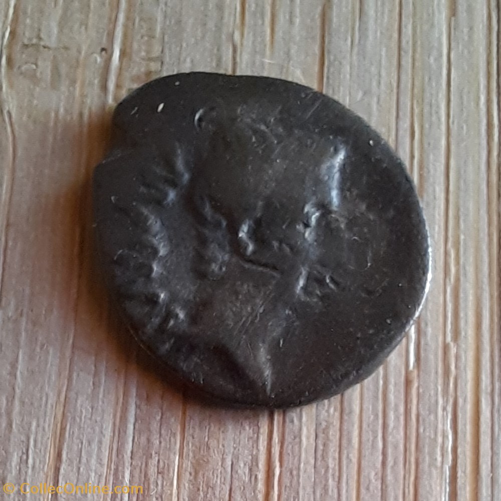 Auguste A/Tete nue a d R / La Victoire a d -25-25 D 14 P 1.42g RCV 1642 C 386 RIC 1a monnaie antique av jc ap romaine republicaine imperiale auguste a tete nue a d r la victoire a d 25 25 d 14 p 1 42g rcv 1642 c 386 ric 1a