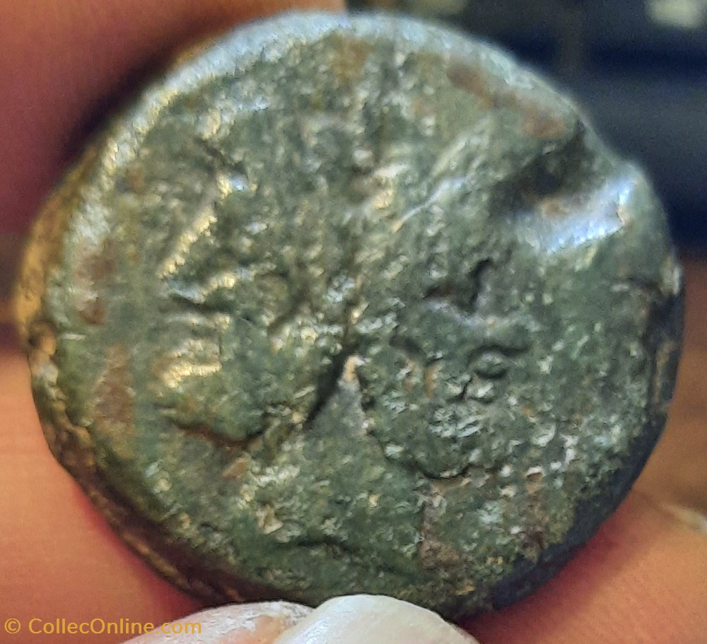 Republique RomaineA/ Tetes de Janus R/ Proue de navire ,ane D33.3 P36.52g RCV689 RRC195:1 CRR298 monnaies antiquite jc ap romaines republicaines imperiales republique romainea tetes de janus r proue de navire ane d33 3 p36 52g rcv689 rrc195 1 crr298