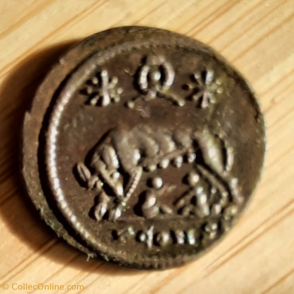 Rome A/Tete casquee de rome R/Louve a g D 17.9 P2.14g RIC 373 C 18 monnaie antique av jc ap romaine republicaine imperiale rome a tete casquee de rome r louve a g d 17 9 p2 14g ric 373 c 18