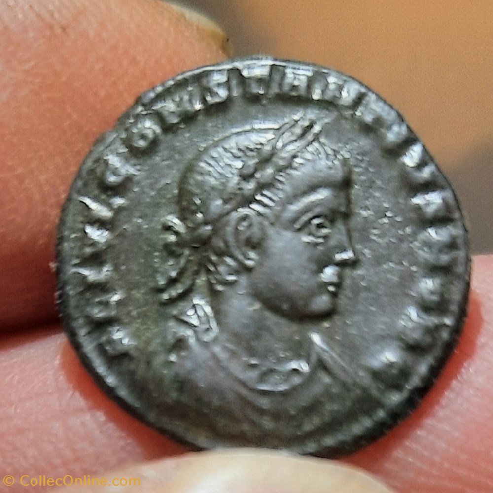 Constantin 2 A/ Buste laure a d R/Soldats face a face +330+331 D17 P2.30g RIC346 monnaies antiquite av jc ap romaines republicaines imperiales constantin 2 a buste laure a d r soldats face a face 330 331 d17 p2 30g ric346