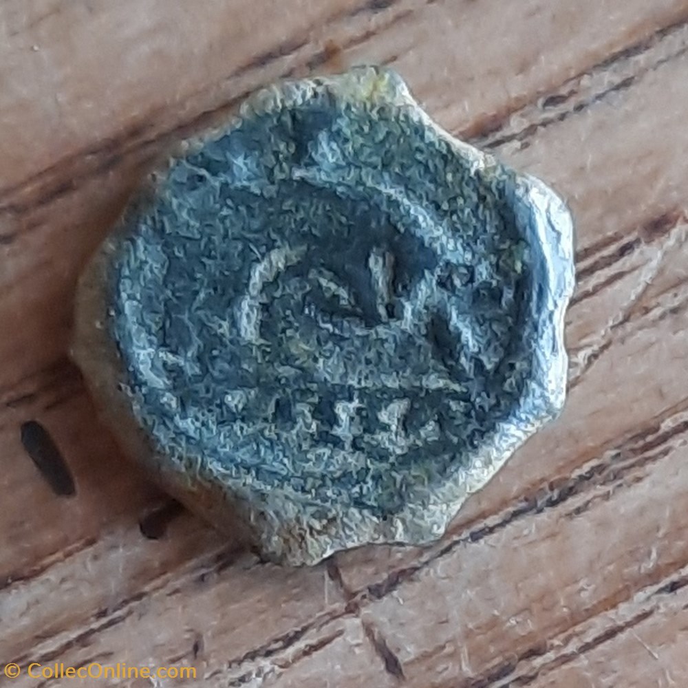 monnaie antique av jc gauloise marseille pb a tete apollon a g r taureau a d bucrane 130 121 d11 5 p 0 90g feugere pbm30 1