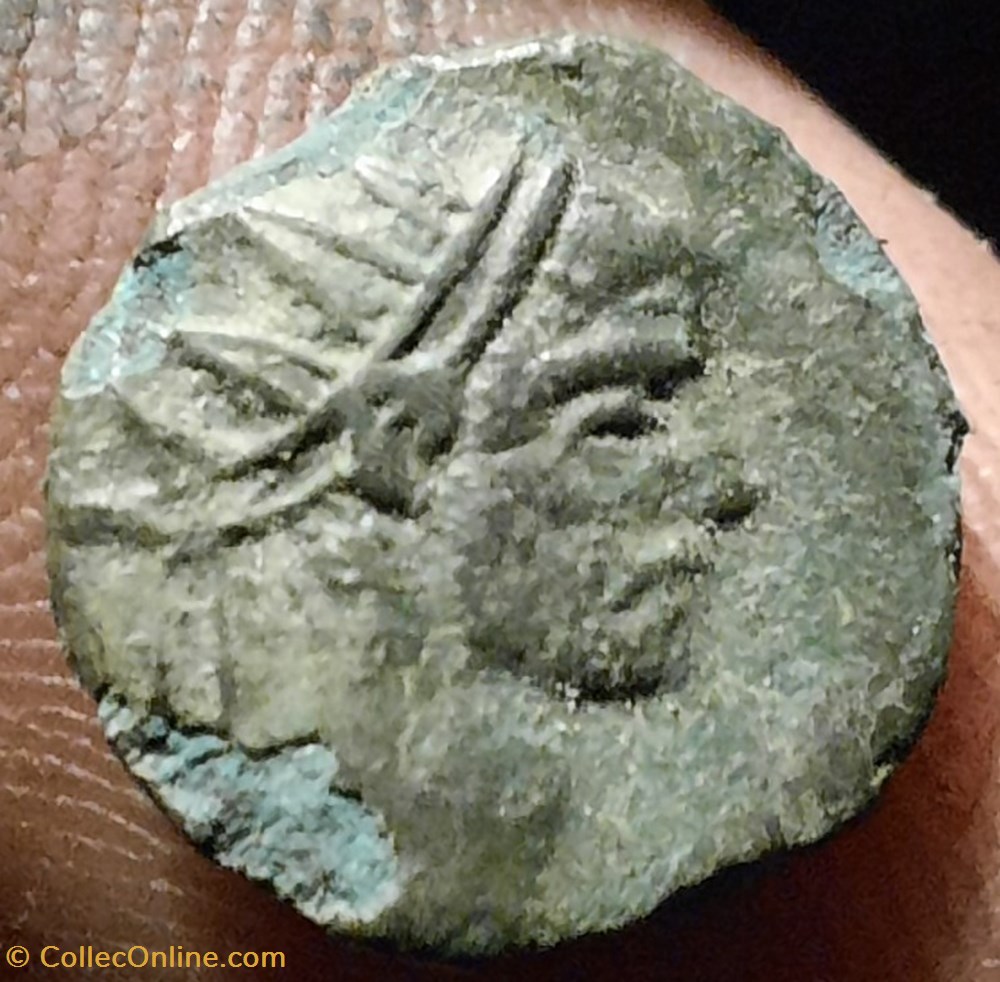 Claude 2 (2 monnaies minimi) 3 antiques claude 2 2 monnaies minimi