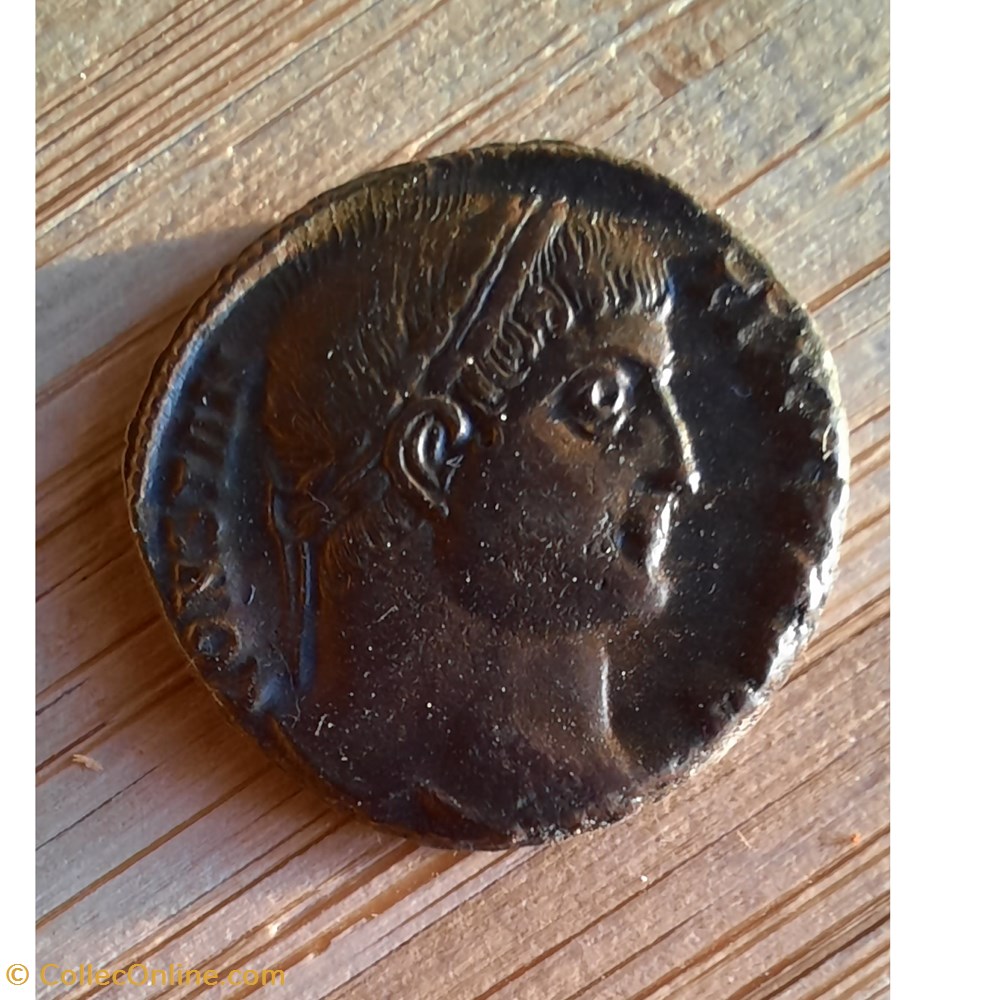 Constantin 1° A/Tete lauree a d R/Porte de camp +326+328 D18.1 P3.42g RIC153 RCV16254 monnaie antique av jc ap romaine republicaine imperiale constantin 1 a tete lauree a d r porte de camp 326 328 d18 1 p3 42g ric153 rcv16254