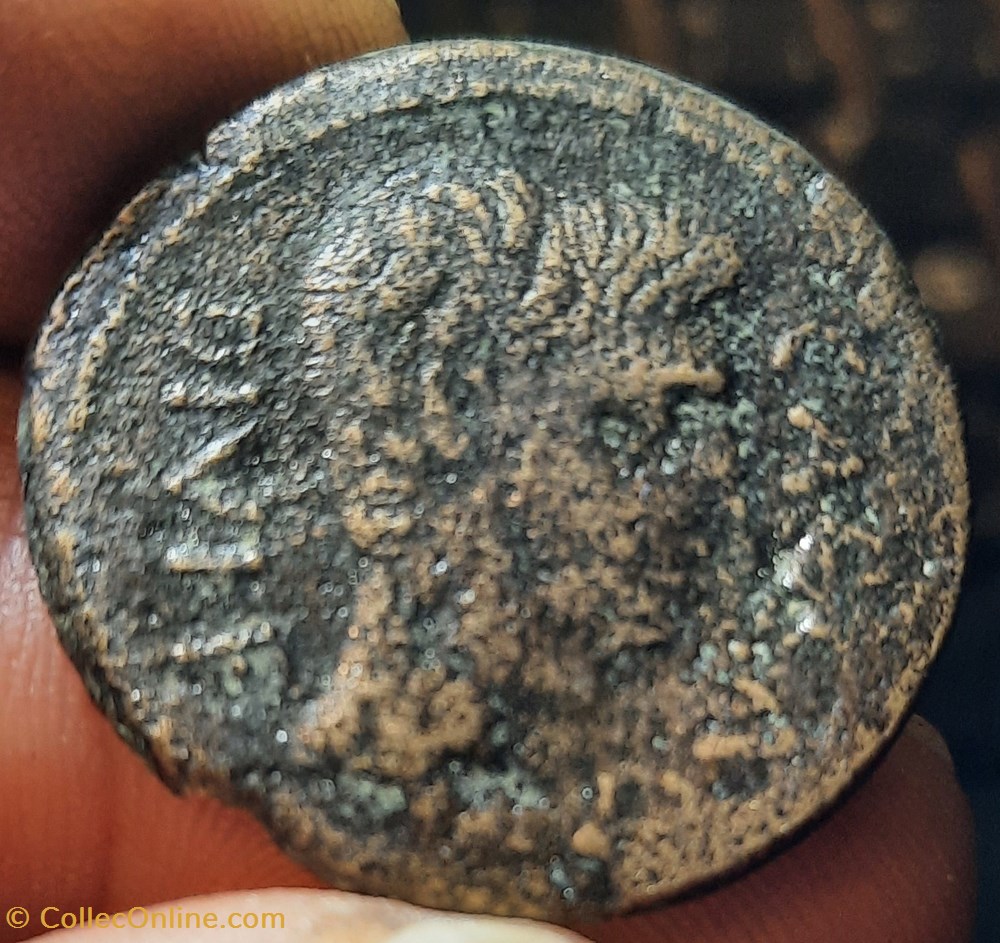 Octave A/Tete nue Octave a d R/ Tete lauree cesar a d D29.9 P 12.05g RCV1570 C95 RPC620 monnaies antiquite jc ap romaines republicaines imperiales octave a tete nue octave a d r tete lauree cesar a d d29 9 p 12 05g rcv1570 c95 rpc620