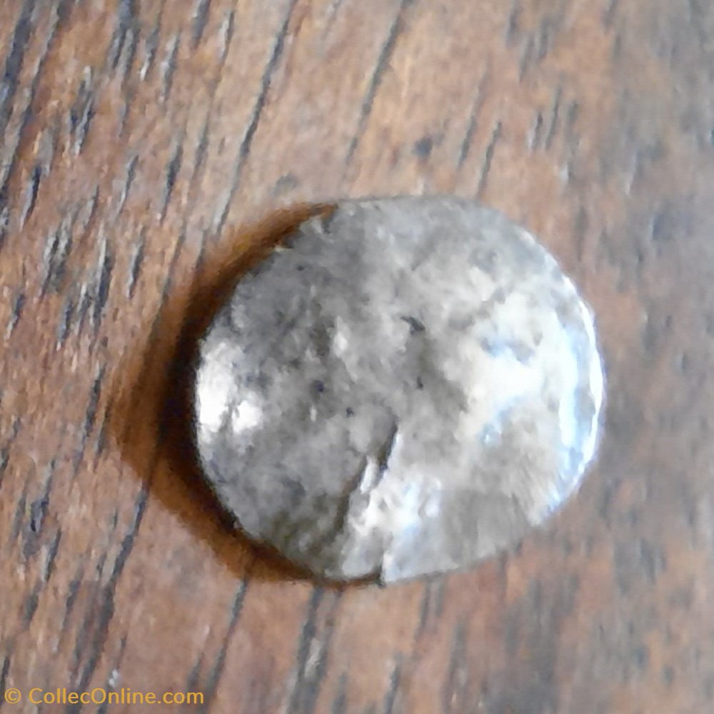 Marseille Peri Massaliete A/Tete informe R/Croix avec globule -100-50 D10.7 P0.46g Feugere OBP29 monnaie antique jc ap gauloise marseille peri massaliete a tete informe r croix avec globule 100 50 d10 7 p0 46g feugere obp29