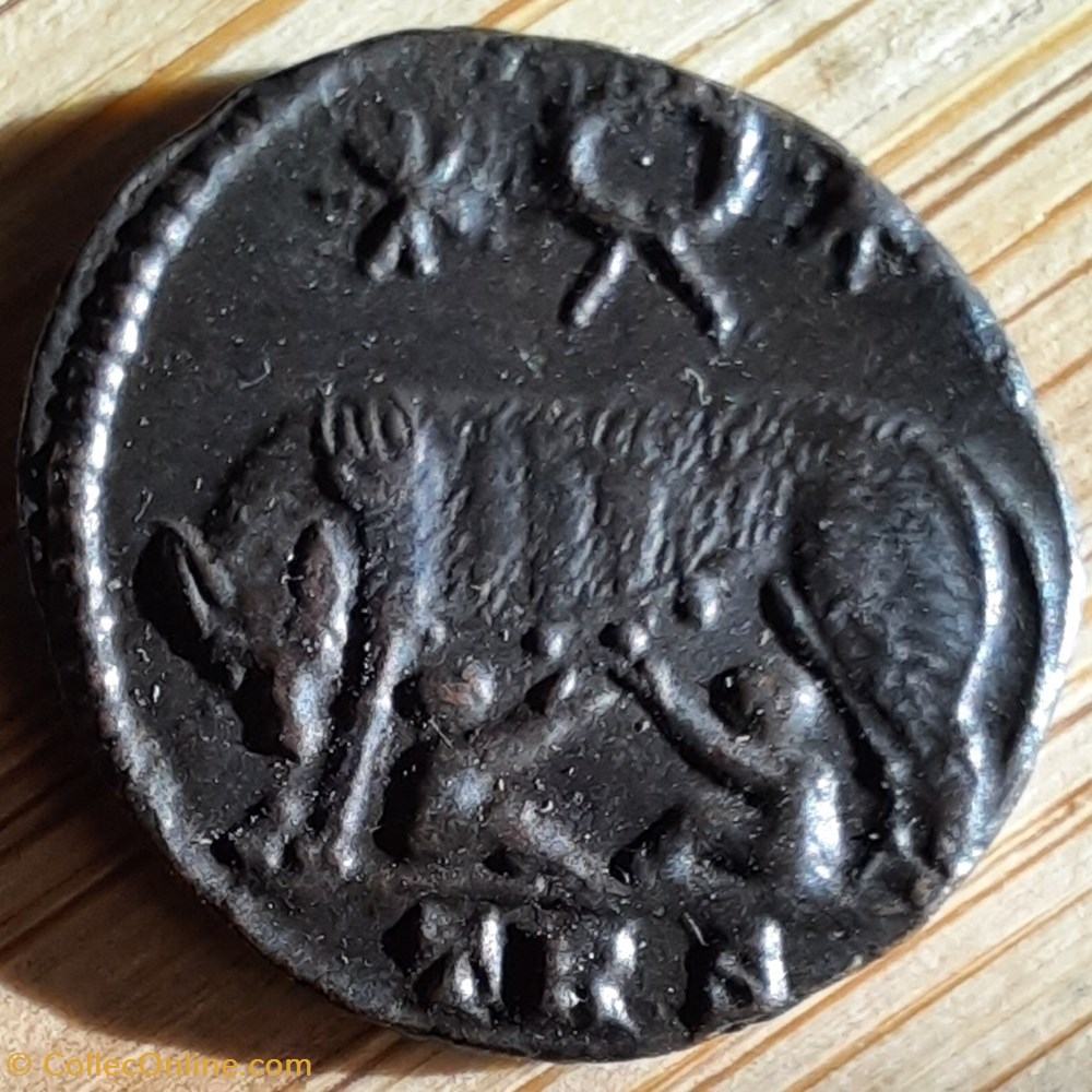 Rome A /Tete casquee a d R /Louve D18 P 2.48g RIC 553 C 18 monnaie antique av jc ap romaine republicaine imperiale rome a tete casquee a d r louve d18 p 2 48g ric 553 c 18