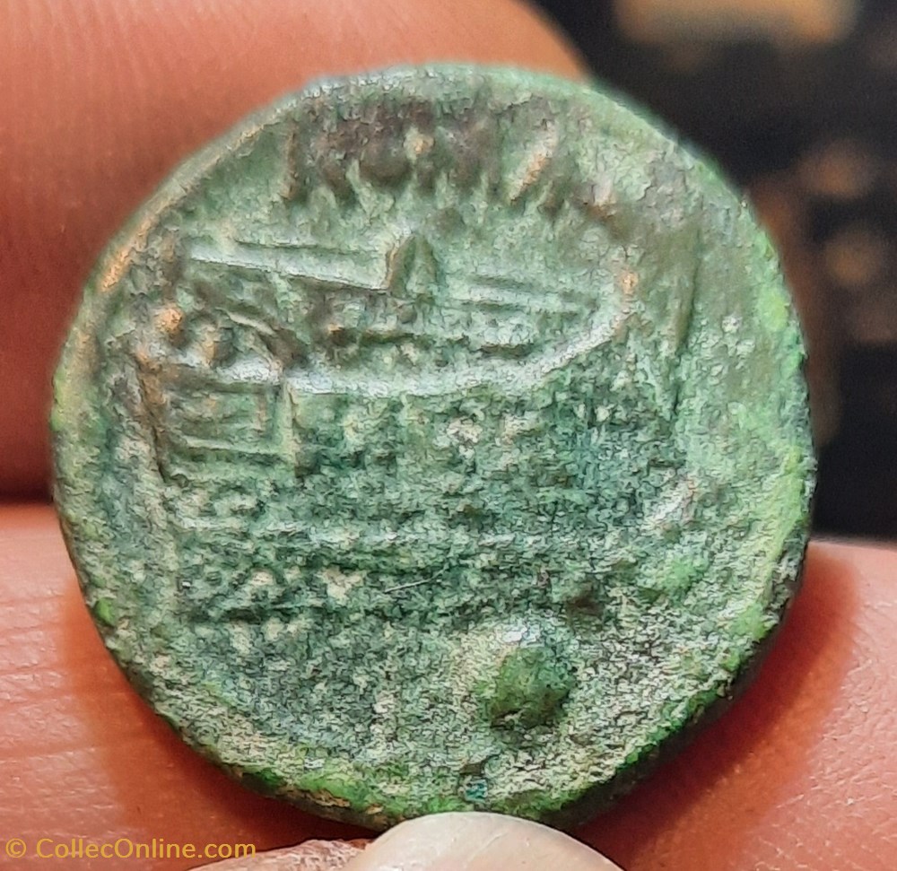 Republique Romaine A/ Tete de Rome a g R/ Proue de navire,marteau -217-215 D22.8 P 11 RCV215 RRC38/6 monnaies antiques romaines imperiales republicaines republique romaine a tete de rome a g r proue de navire marteau 217 215 d22 8 p 11 rcv215 rrc38 6