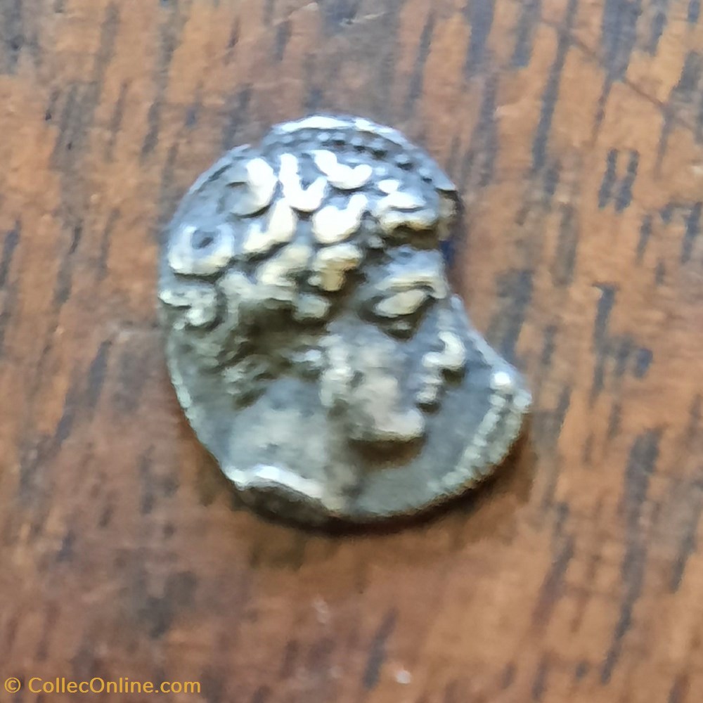 Marseille Obole MA A/Tete Apollon a d R/Roue -410-300 D10.3 P 0.69g Feugere OBM 7a monnaie antique av jc gauloise marseille obole ma a tete apollon a d r roue 410 300 d10 3 p 0 69g feugere obm 7a