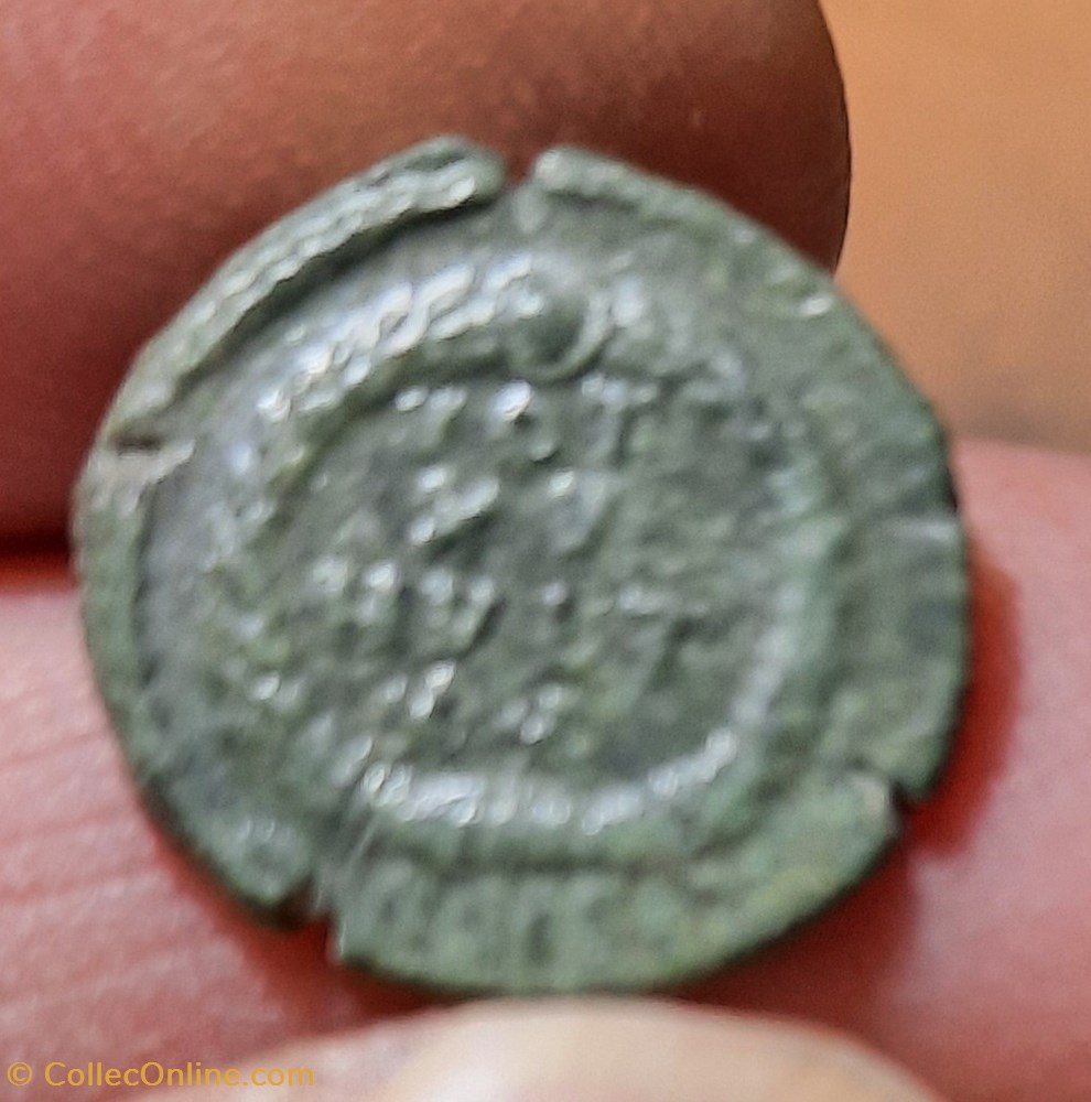 Gratien A/Buste diademea d R/Legende dans couronne+378+383 D15.5 P1.50g C75 RIC39aRCV20153 monnaies antiquite av jc ap romaines republicaines imperiales gratien a buste diademea d r legende dans couronne 378 383 d15 5 p1 50g c75 ric39arcv20153