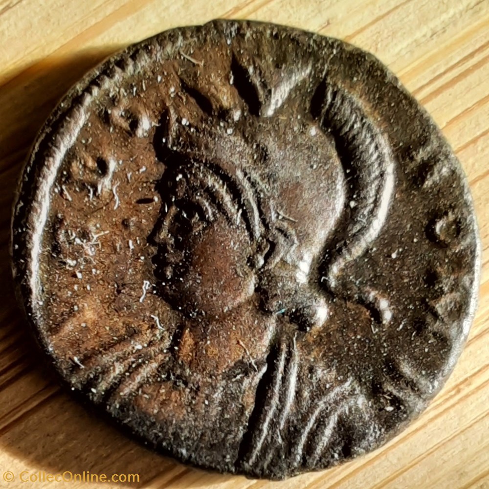 monnaie antique av jc ap romaine republicaine imperiale rome a tete casquee a d r louve d 15 8 p2 31g ric 267 r3 c17