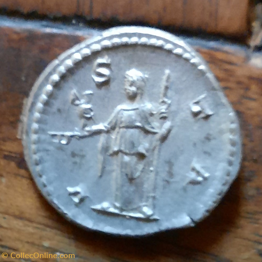Julia Mamee A/Buste diademe a d R/Vesta debout a g D 19.3 P3.07g RCV8217 C 81 RIC 360 monnaie antique av jc ap romaine republicaine imperiale julia mamee a buste diademe a d r vesta debout a g d 19 3 p3 07g rcv8217 c 81 ric 360