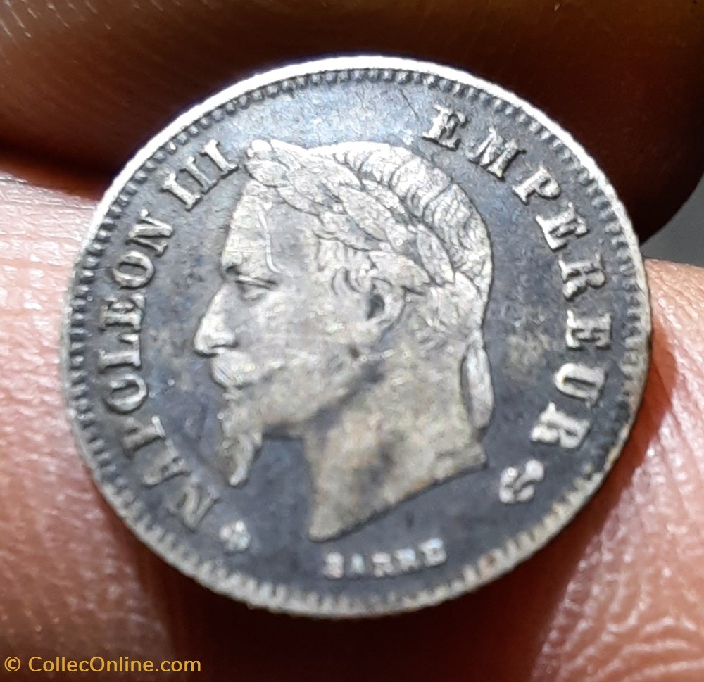 Napoleon 3 A/Tete lauree a g R/Couronne imperiale D15 P 0.98g monnaies monde france napoleon 3 a tete lauree a g r couronne imperiale d15 p 0 98g