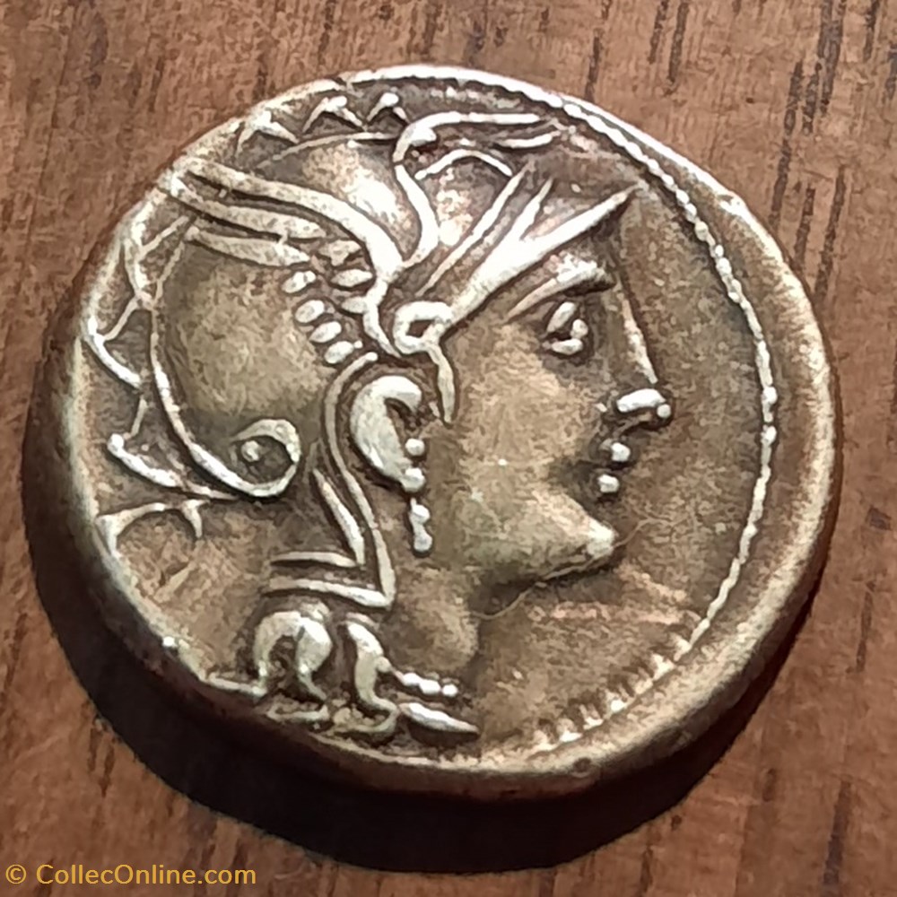 Claudia A/ Tete de Rome a d R/Victoire dans un trige -111-112 D 18 P3.97g RCV 176 monnaie antique av jc ap claudia a tete de rome a d r victoire dans un trige 111 112 d 18 p3 97g rcv 176