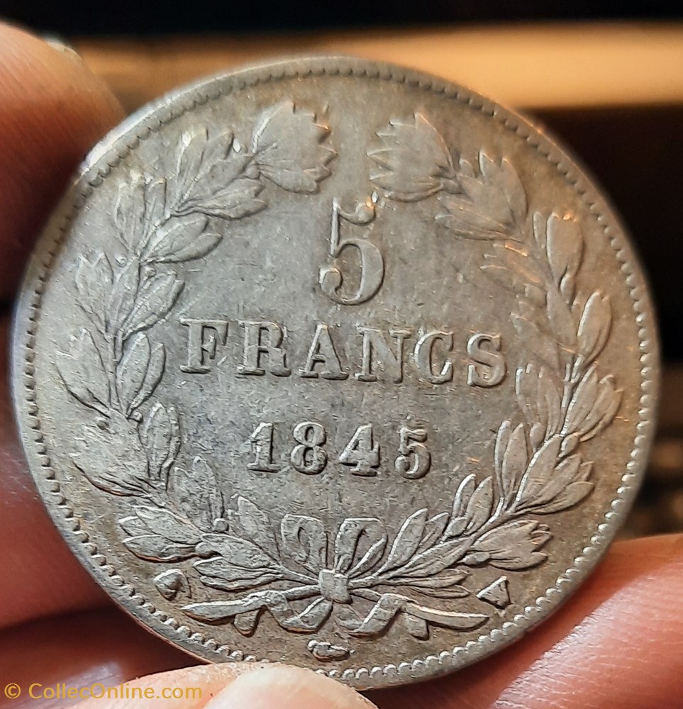 Louis philippe1° A /Tete lauree a d R/Couronne laurier et olivier D37.2 P24.84g F325/9 monnaies france modernes louis philippe1 a tete lauree a d r couronne laurier et olivier d37 2 p24 84g f325 9