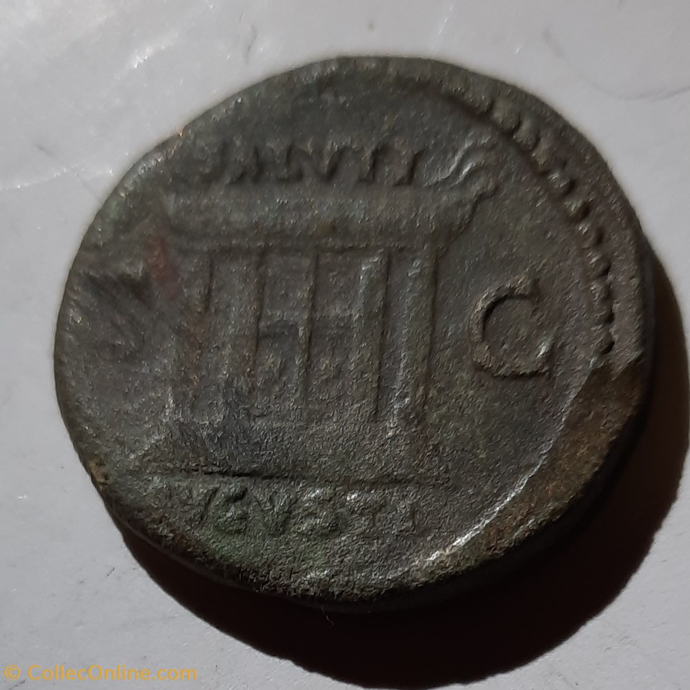 Domitien A / Tete lauree a d R / Autel D 27.5 P 10.71g RCV 2808 C 418 RIC 304a monnaie antique av jc ap romaine republicaine imperiale domitien a tete lauree a d r autel d 27 5 p 10 71g rcv 2808 c 418 ric 304a