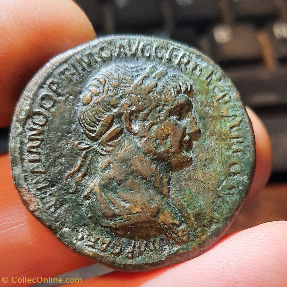 Trajan A/ Buste laure a d R/Felicite debout a g D33.5 P25.82g C352 RIC 672 RCV 3192 monnaies antiquite av jc ap romaines republicaines imperiales trajan a buste laure a d r felicite debout a g d33 5 p25 82g c352 ric 672 rcv 3192