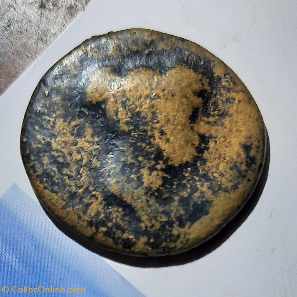 Julia Titi A / Buste a d R/ Vesta assise a g +79+80 D26.2 P8.11g C18 RIC180 RCV 2617 monnaie antique av jc ap romaine republicaine imperiale julia titi a buste a d r vesta assise a g 79 80 d26 2 p8 11g c18 ric180 rcv 2617