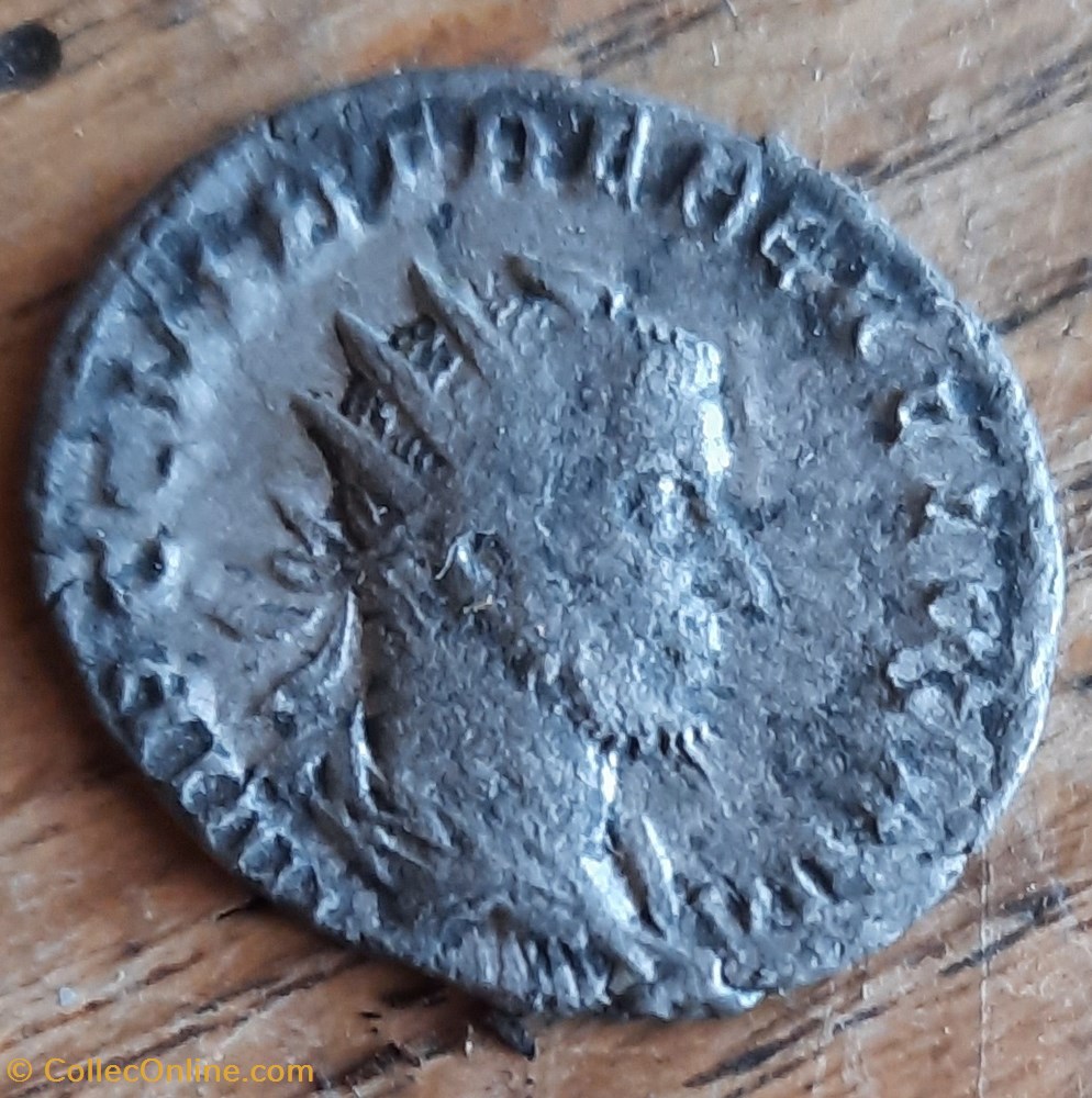 Volusien A/Tete radiee a d R/ Felicite debout de face D22.6 P3.46g RIC 205 RCV 9746 monnaie antiquite av jc ap romaine republicaine imperiale volusien a tete radiee a d r felicite debout de face d22 6 p3 46g ric 205 rcv 9746