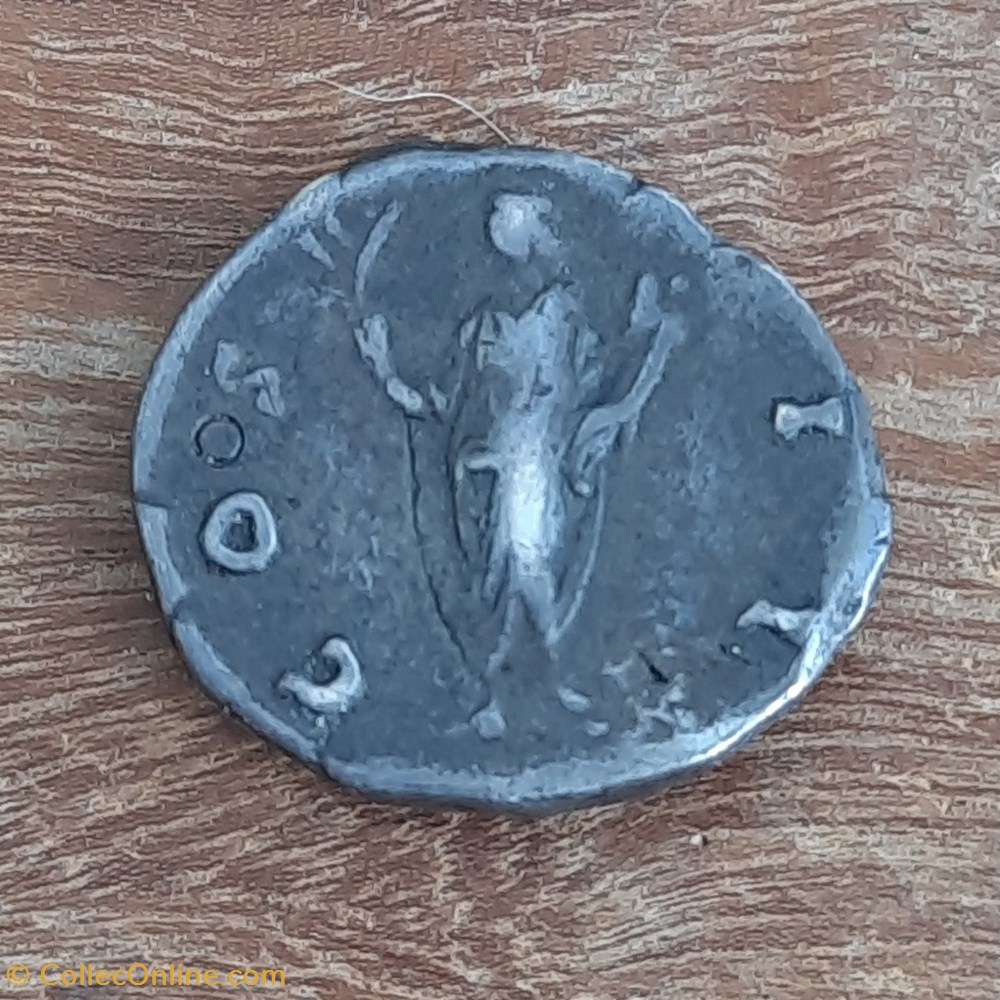 Marc Aurele A/ Tete nue a d R/ Honneur debout a g +146 D 18 P3.25g RCV 1379 C110 RIC 429a monnaie antique av jc ap romaine republicaine imperiale marc aurele a tete nue a d r honneur debout a g 146 d 18 p3 25g rcv 1379 c110 ric 429a