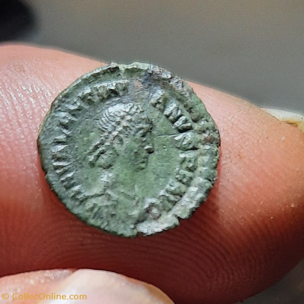 monnaies antiquite av jc ap romaines republicaines imperiales valentinien 2 a buste diademe a d r victoire 384 387d13 7 p1 01g ric39a c46