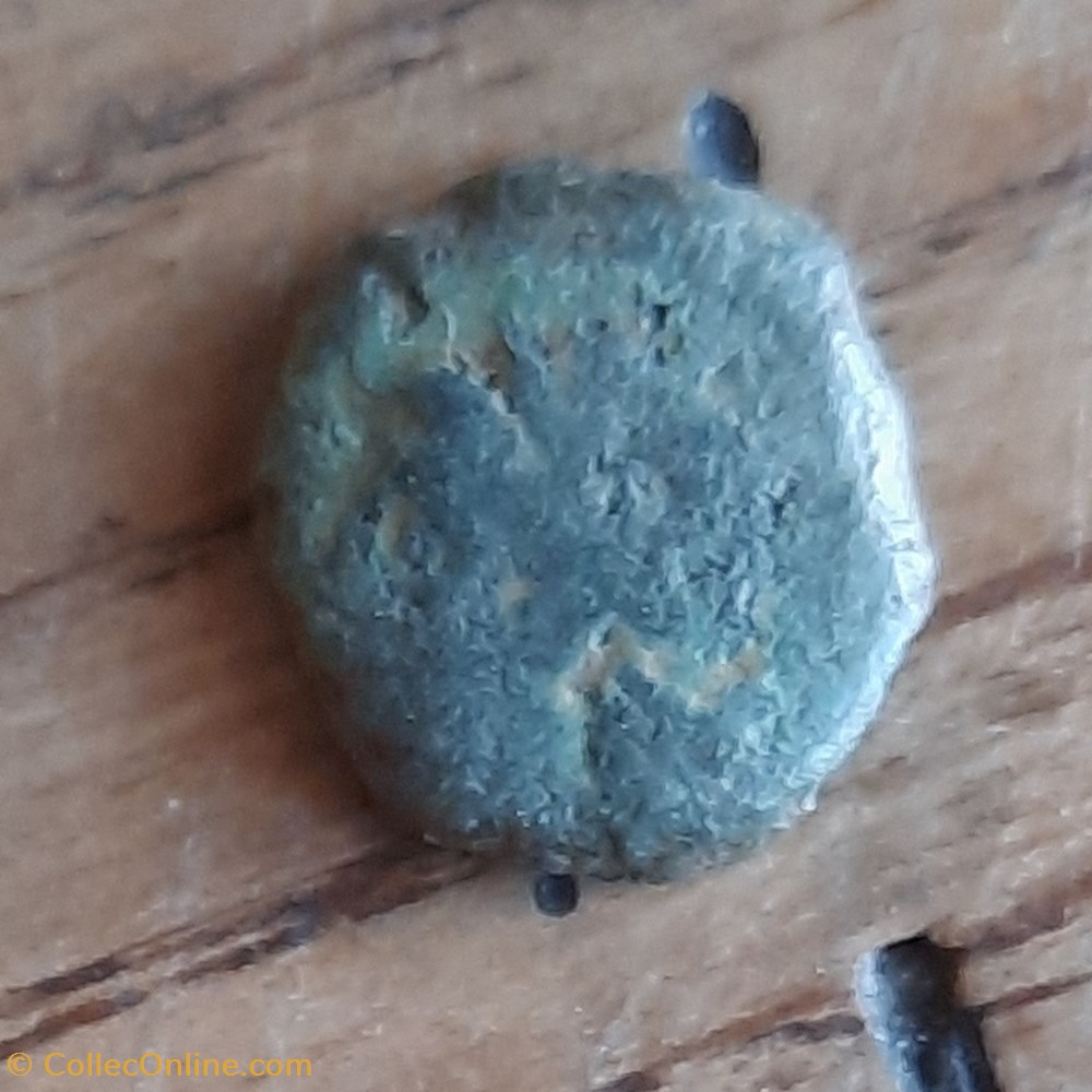 Marseille PB A/Tete d Apollon a g R/Taureau a d , bucrane -225-175 D10.4 P0.86g Feugere PBM30-1 monnaie antique av jc gauloise marseille pb a tete d apollon a g r taureau a d bucrane 225 175 d10 4 p0 86g feugere pbm30 1