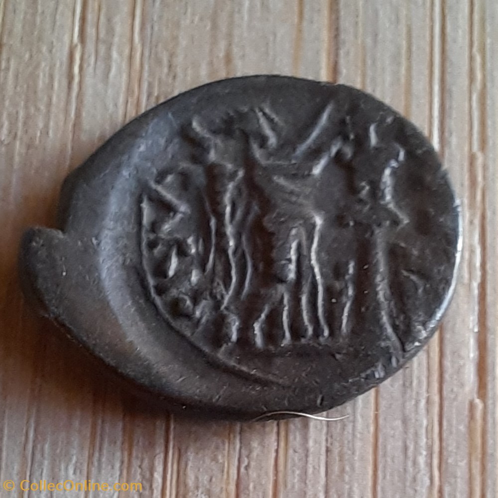 Auguste A/Tete nue a d R / La Victoire a d -25-25 D 14 P 1.42g RCV 1642 C 386 RIC 1a monnaie antique av jc ap romaine republicaine imperiale auguste a tete nue a d r la victoire a d 25 25 d 14 p 1 42g rcv 1642 c 386 ric 1a