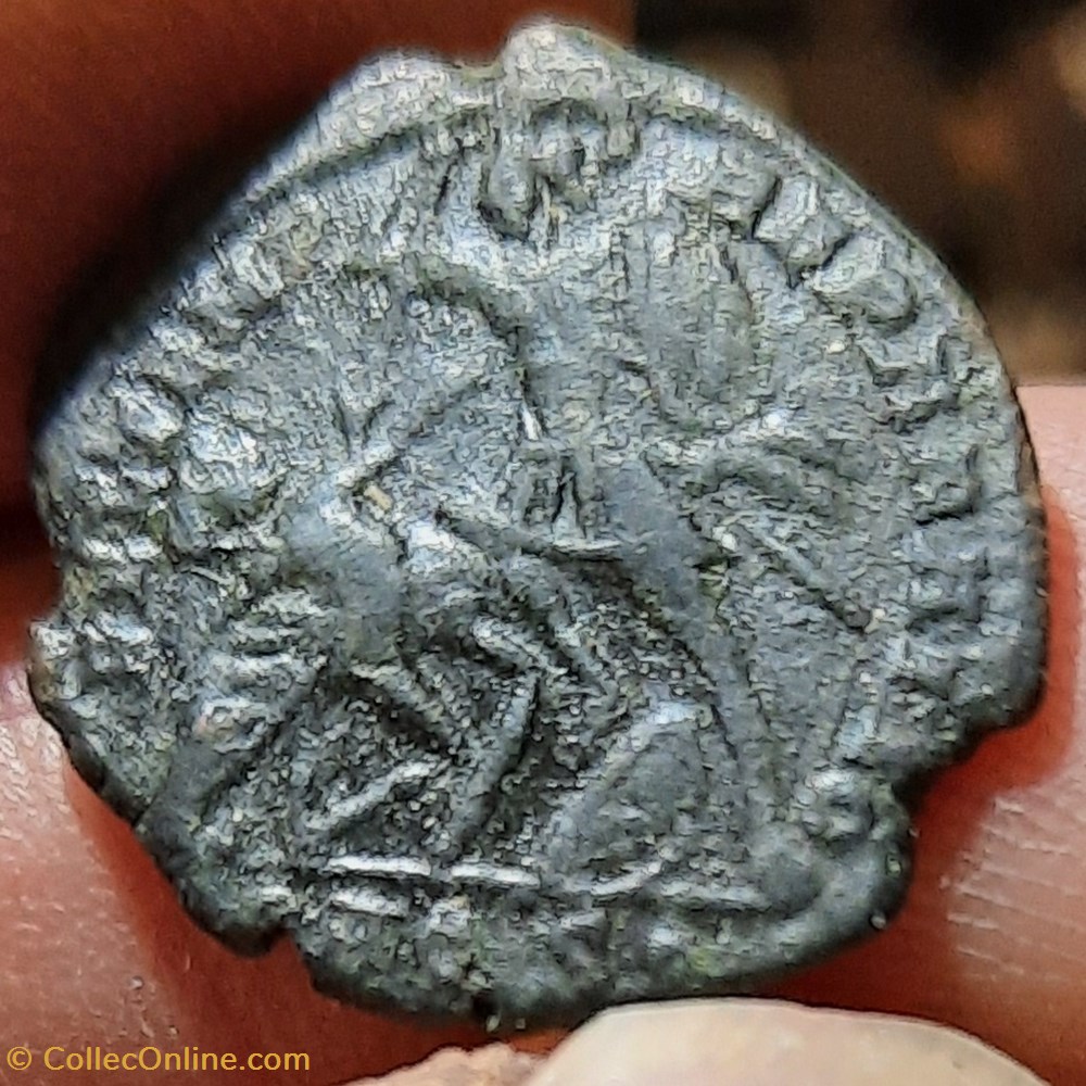Constance 2 A/Tete diademee a d R /Soldat et cavalier +353+355 D20 P2.82g RIC 199 NBD673 monnaies antiquite jc ap romaines republicaines imperiales constance 2 a tete diademee a d r soldat et cavalier 353 355 d20 p2 82g ric 199 nbd673