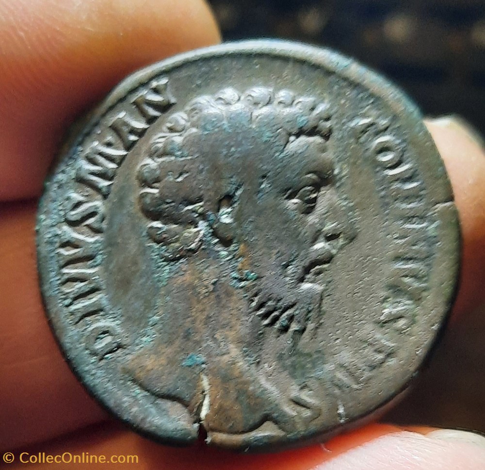 Maec Aurele A /Tete nue a d R Aigle debout D33.1 P24.41g C94 RIC 660 RCV5984 monnaies antiquite av jc ap romaines republicaines imperiales maec aurele a tete nue a d r aigle debout d33 1 p24 41g c94 ric 660 rcv5984