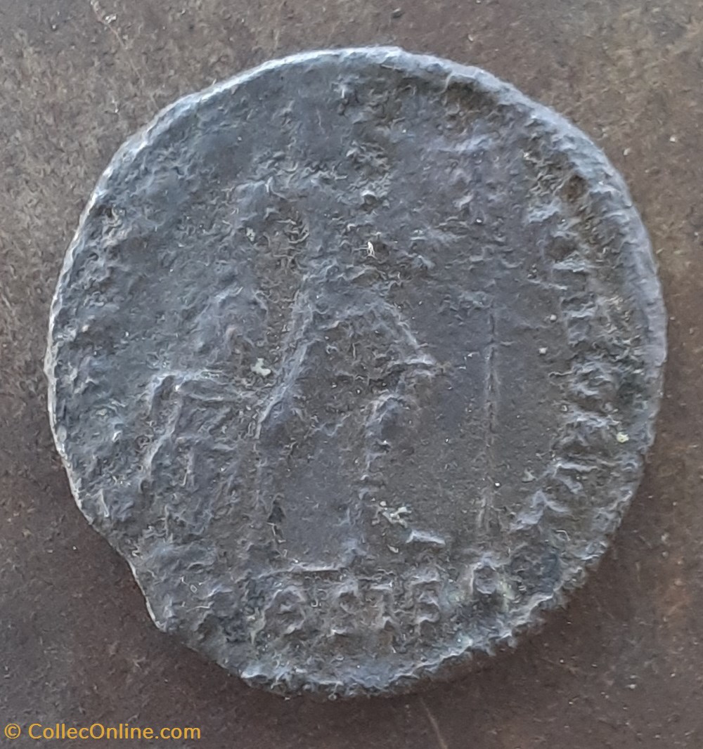 Valens A/Buste diademe a d R/Soldat trainant captif C11 RIC5biv monnaies antiquite av jc romaines republicaines imperiales valens a buste diademe a d r soldat trainant captif c11 ric5biv