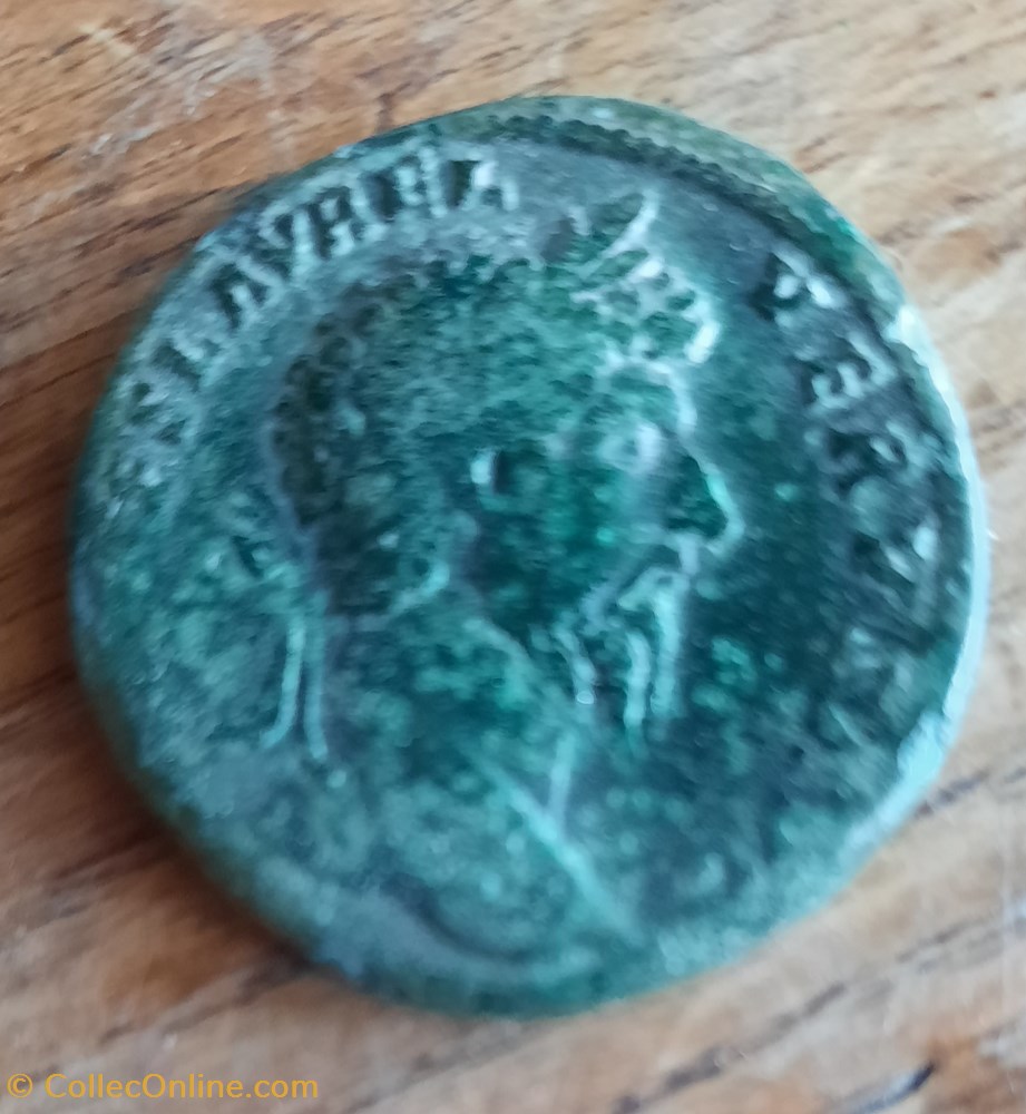 Lucius Veus A/Tete lauree a d R/ Deux empereurs se donnant la main D31.4 P 21.10g RIC 1308 monnaie antiquite av jc ap romaine republicaine imperiale lucius veus a tete lauree a d r deux empereurs se donnant la main d31 4 p 21 10g ric 1308