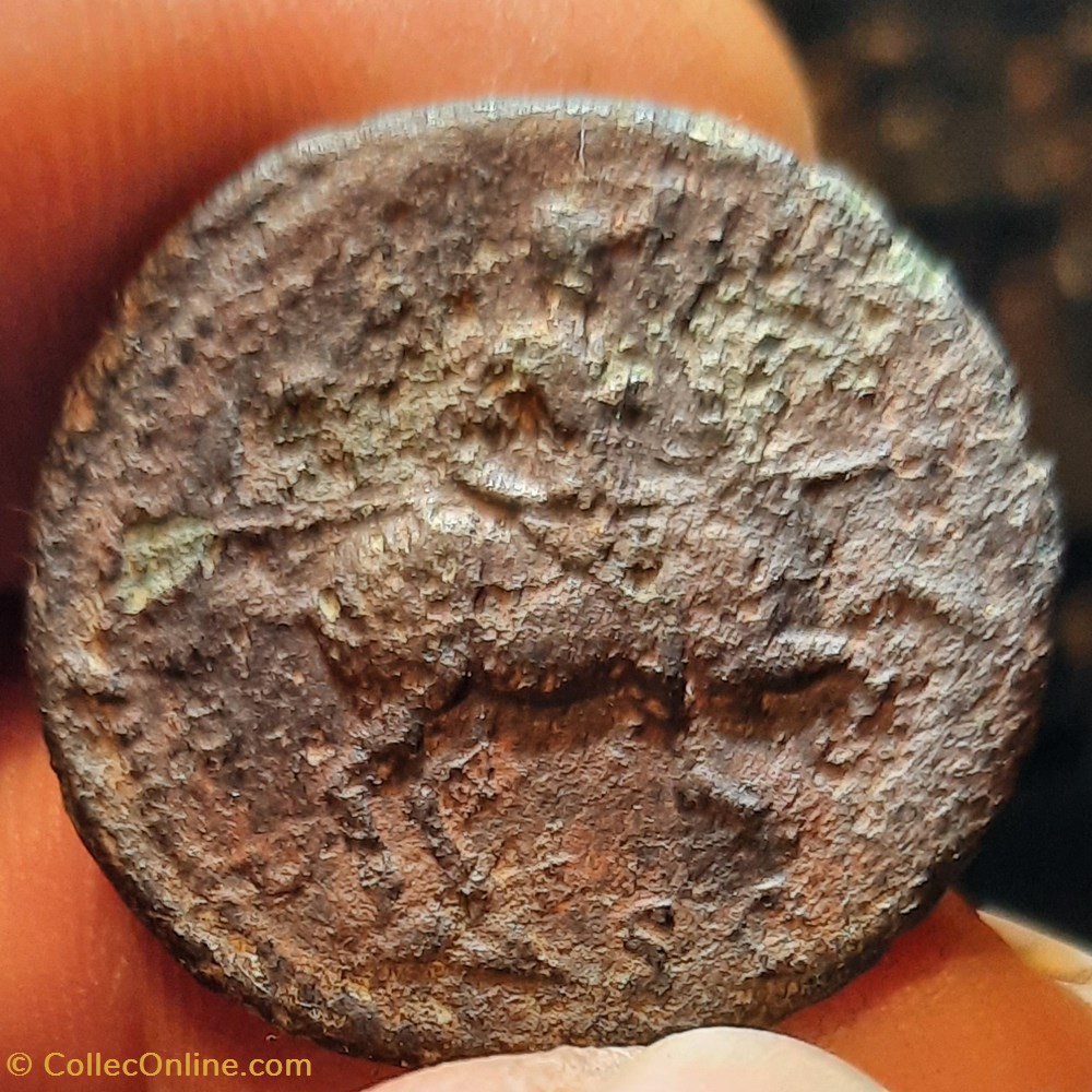 Hadrien A/Tete nue a g R/Hadrien a cheval a d D27.3 P9.13g C497 RIC717k RCV3684 monnaies antiquite av jc ap romaines republicaines imperiales hadrien a tete nue a g r hadrien a cheval a d d27 3 p9 13g c497 ric717k rcv3684
